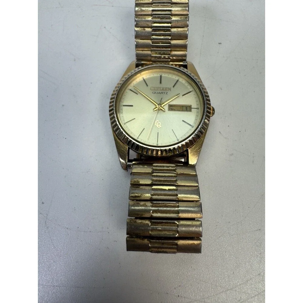 Vintage Citizen Quartz Day Date Watch 7230-081 Gold Tone Speidel Band Untested